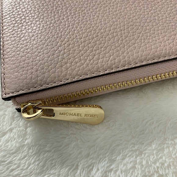 Michael Kors Wallet - Picture 5 of 5